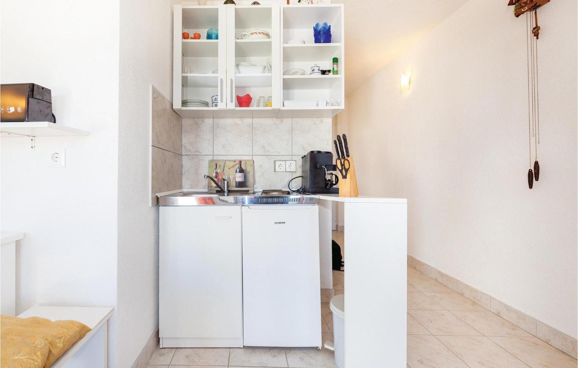 Gorgeous Apartment In Klenovica With Kitchen 외부 사진